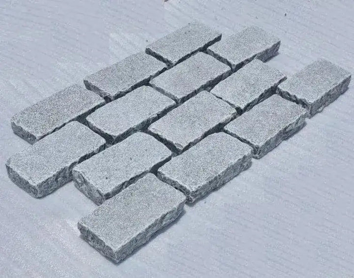 Tundra Grey Antique Limestone Cobbles & Setts 200 x 100 x 50 – paving ...